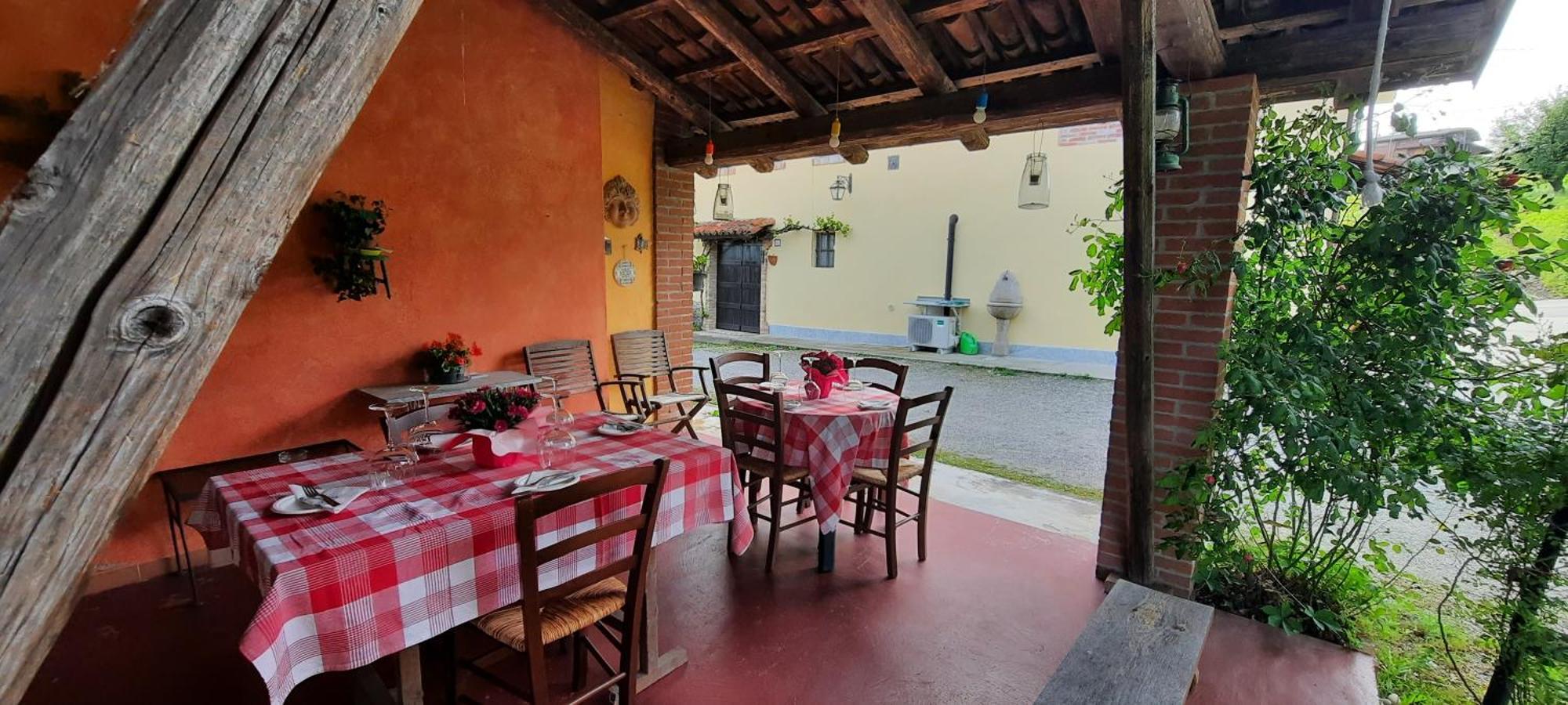 Ca Trifolera Barbaresco - Romantico Cascinale Con Antica Cantina Nel Cuore Delle Langhe - Degustazione Vini Nella Nostra Cantina 外观 照片