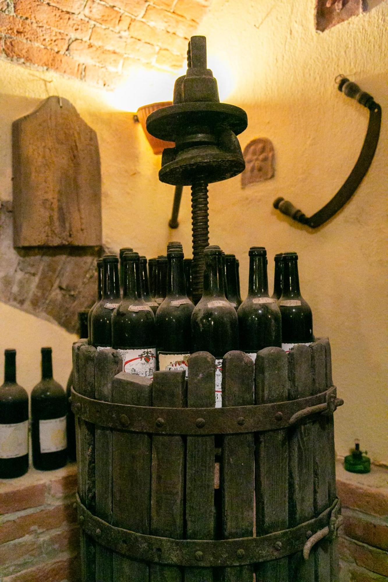 Ca Trifolera Barbaresco - Romantico Cascinale Con Antica Cantina Nel Cuore Delle Langhe - Degustazione Vini Nella Nostra Cantina 外观 照片