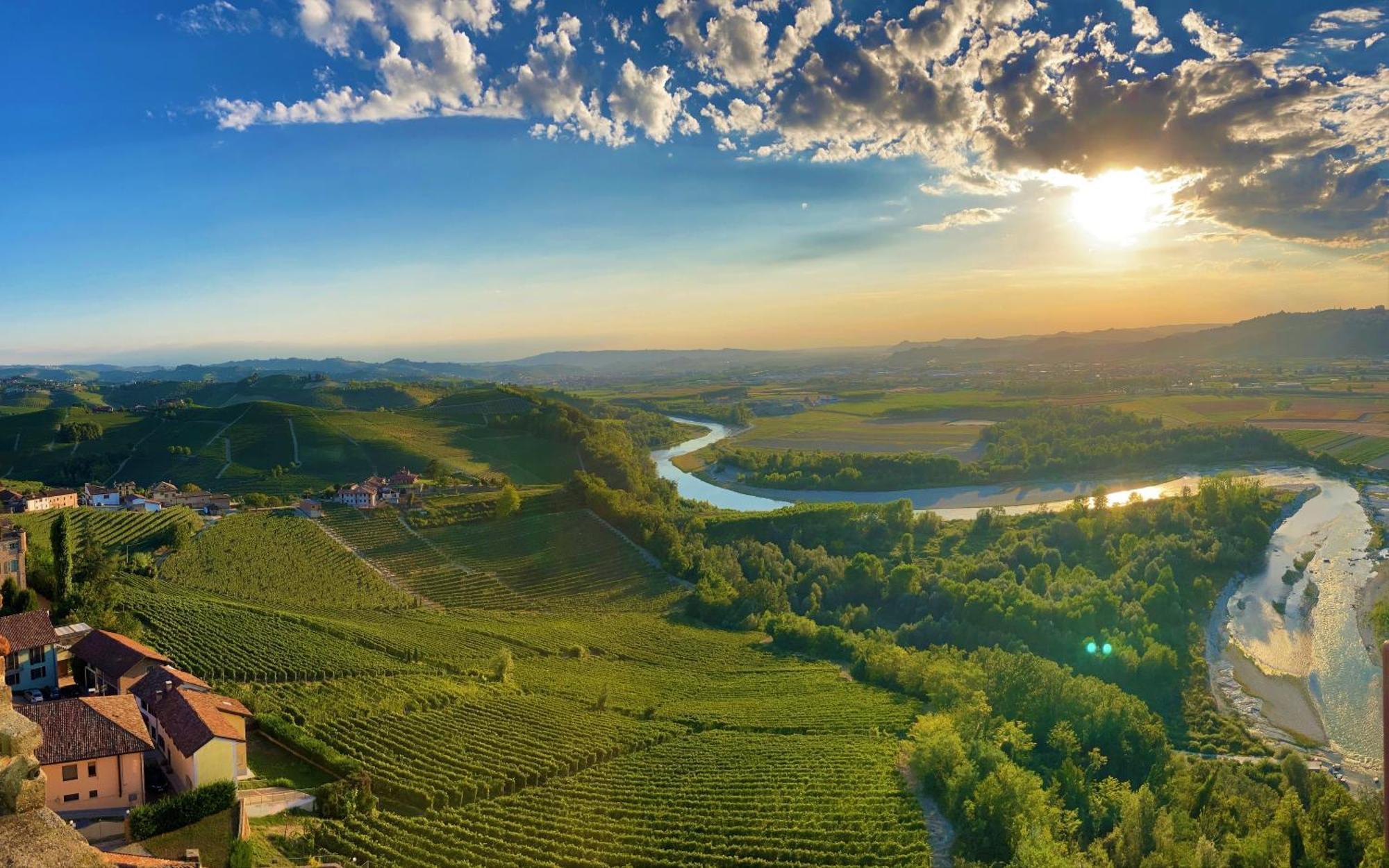Ca Trifolera Barbaresco - Romantico Cascinale Con Antica Cantina Nel Cuore Delle Langhe - Degustazione Vini Nella Nostra Cantina 外观 照片